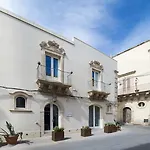 Re Federico Boutique 4* سيراكوزا