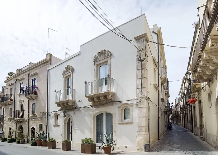 Re Federico Boutique Apartahotel 4*